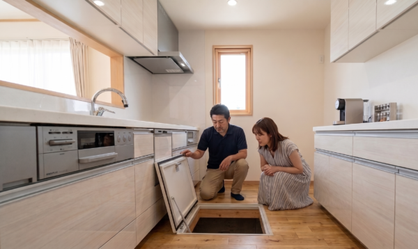 【プロが教える】実は夏が狙い目！？猛暑日の「中古住宅内覧」でプロが見ているリアルなチェックポイント