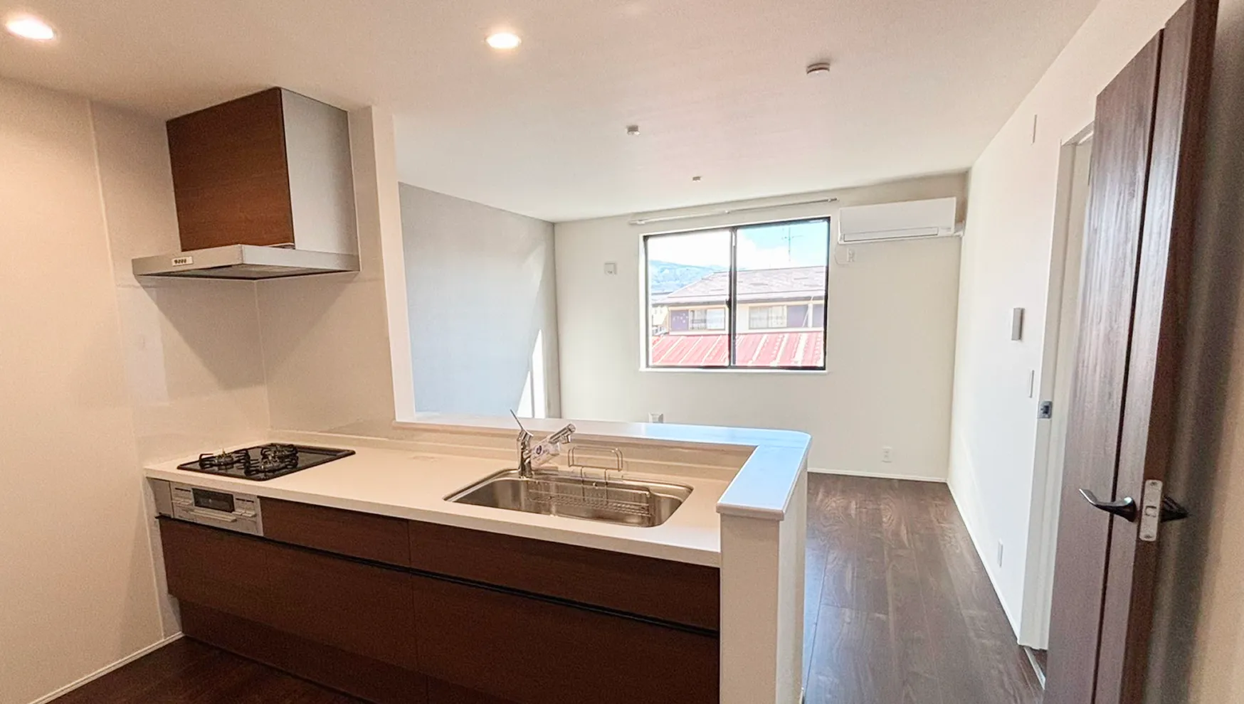 アパート施工例　リビングダイニングキッチン